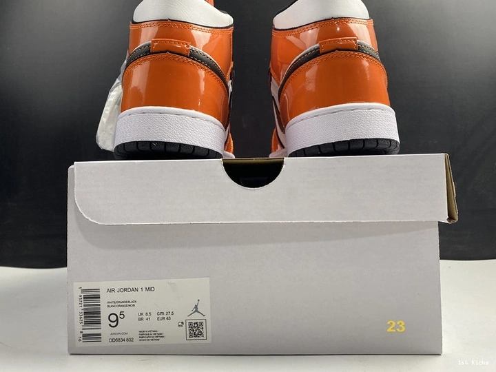 “Turf  1 DD6834-802 Mid Jordan Air  Orange” 0917